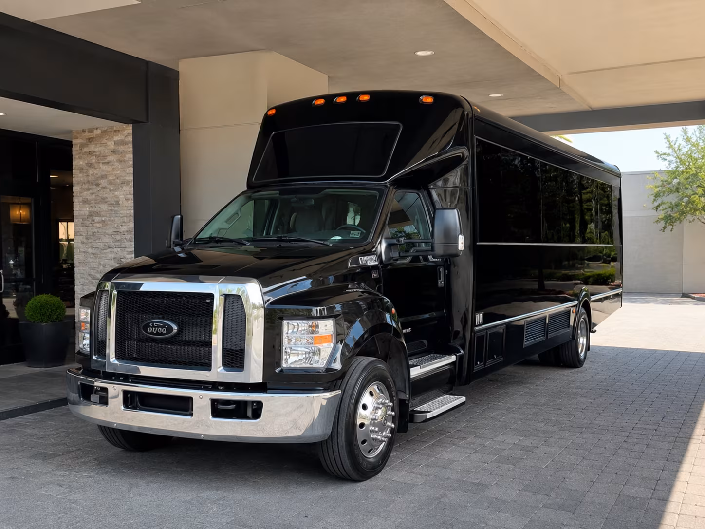 Sioux Falls Winery Tour & Pub Crawl Transportation