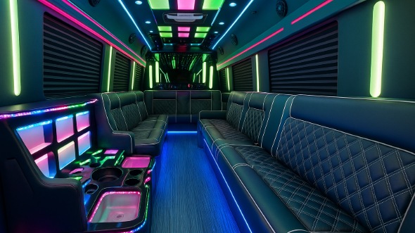 des moines 20 passenger party bus